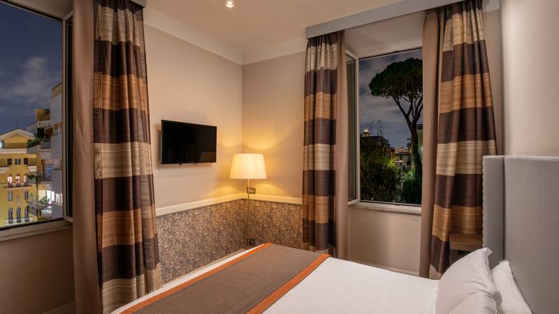 TRIPLE--ROOM---2---Fragrance-Hotel-Roma